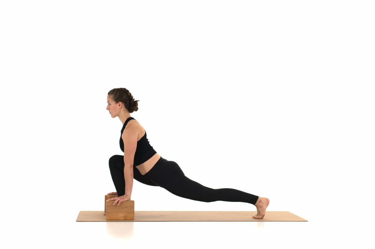 Yogaübungen mit dem rollholz Yogablock