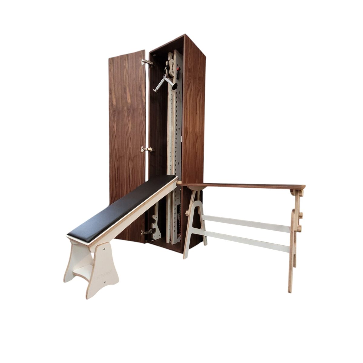 Schrank mit Fitness-Funktion und Seilzugsystem"