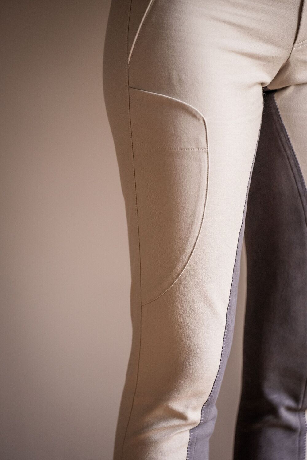 CENTAURALSTUDIO twobreeches TARIFA sand Reithose detail CENTAURALSTUDIO twobreeches TARIFA sand Reithose detail